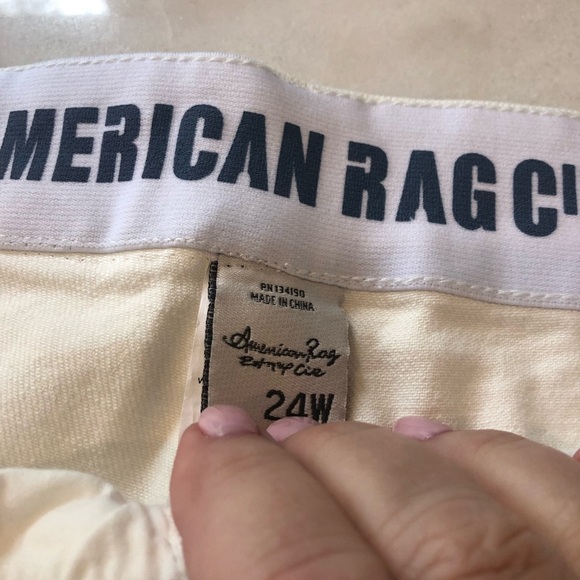🍀 American Rag White Denim Short - Picture 3 of 4